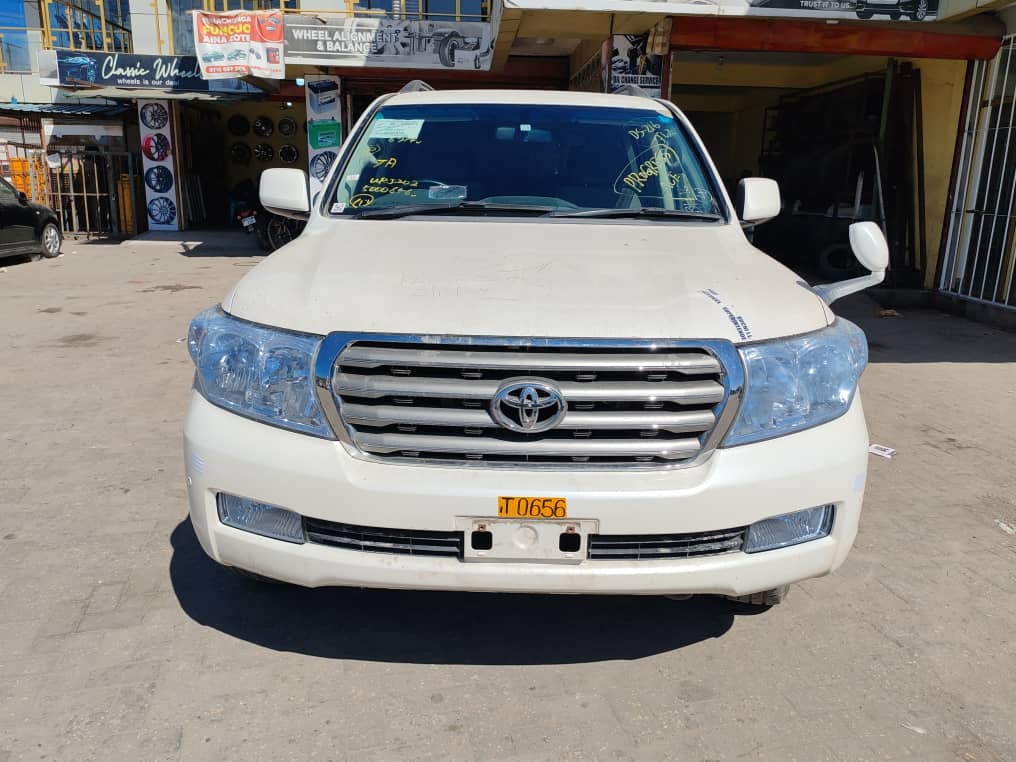 Toyota Land Cruiser V8