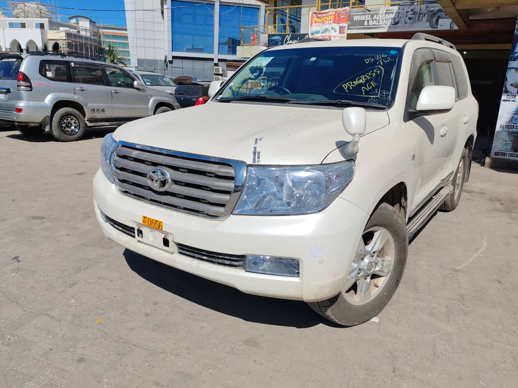 Toyota Land Cruiser V8