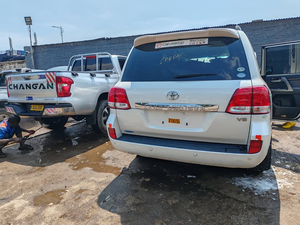 Toyota Land Cruiser V8